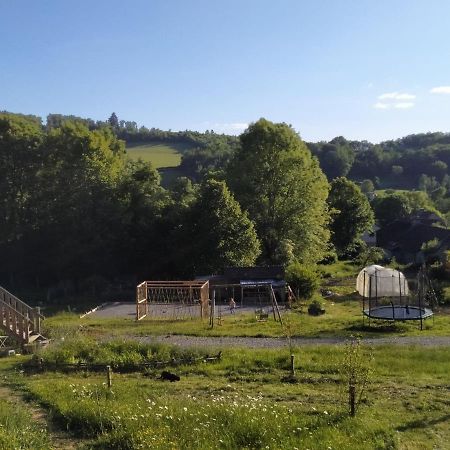 Carazen , Caravane Chauffee Saint-Sylvain-Bellegarde Exteriör bild