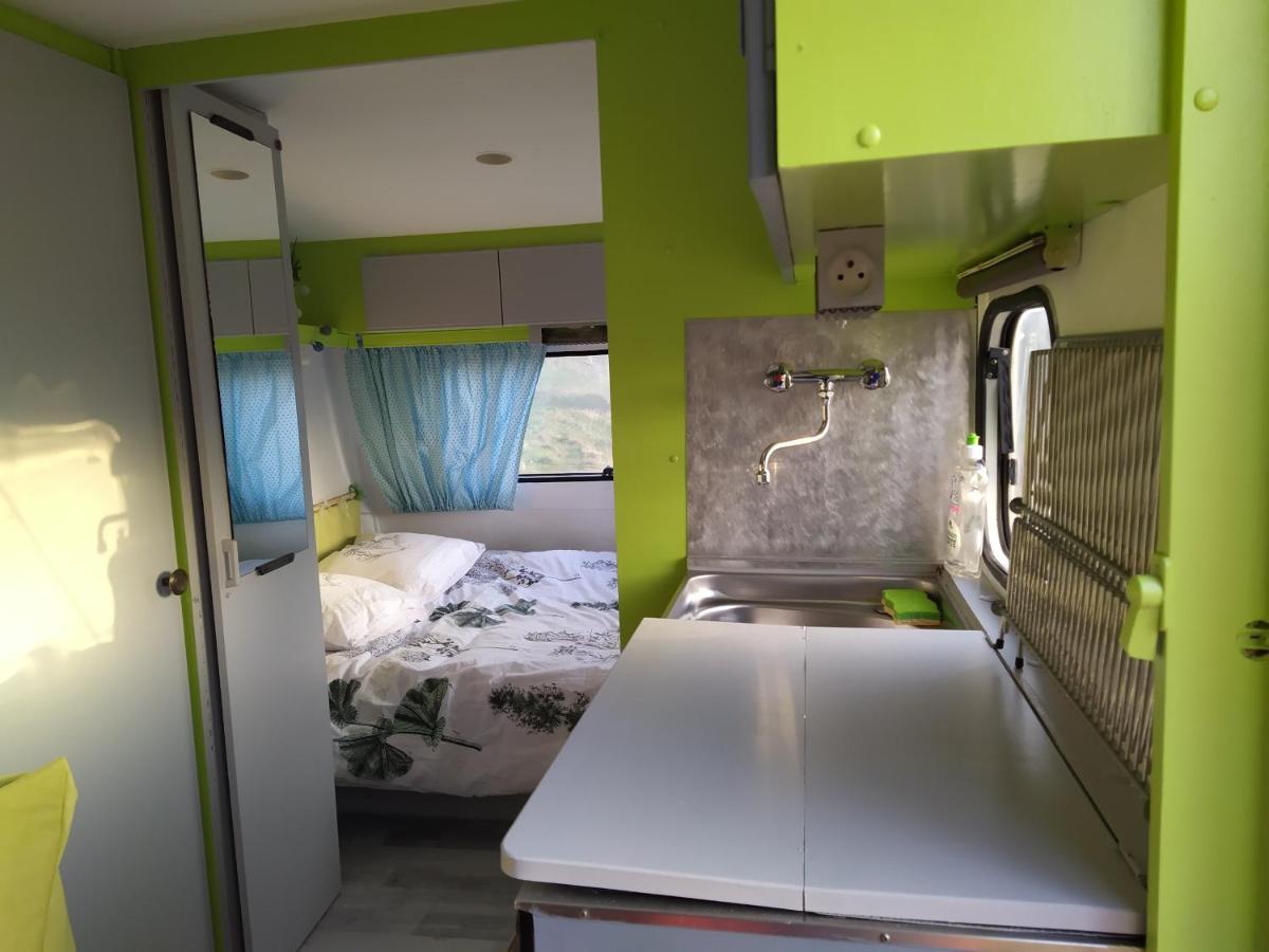 Carazen , Caravane Chauffee Saint-Sylvain-Bellegarde Exteriör bild